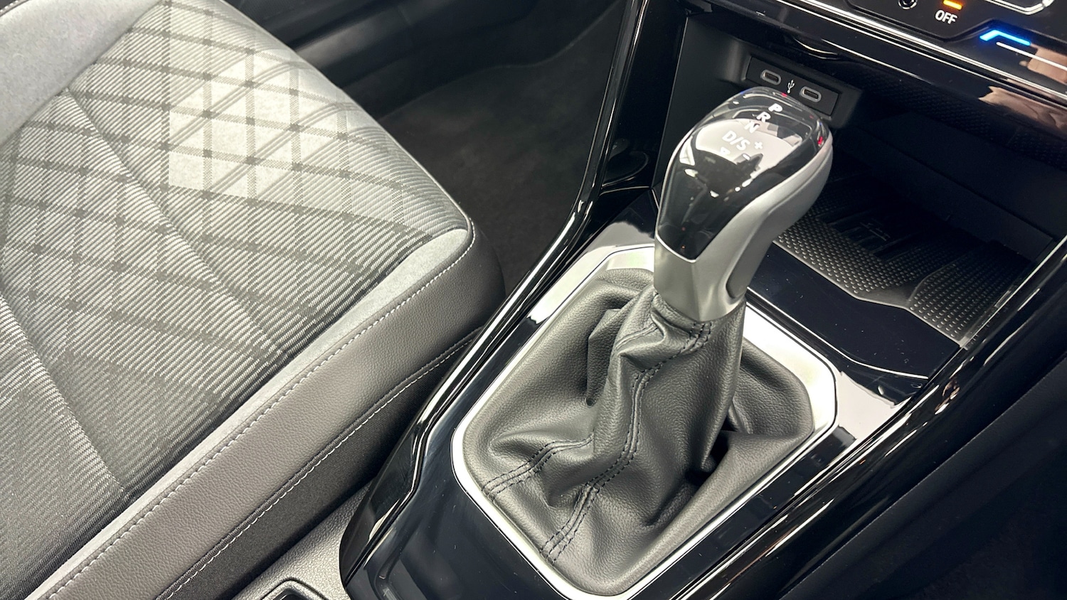 Used Volkswagen T-Roc 2025 for sale - 77639428: Photo 25