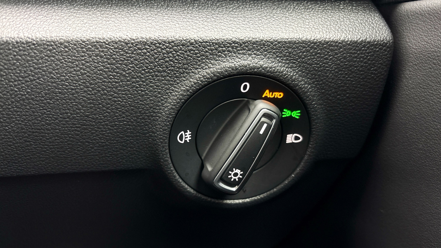 Used Volkswagen T-Roc 2025 for sale - 77639428: Photo 27