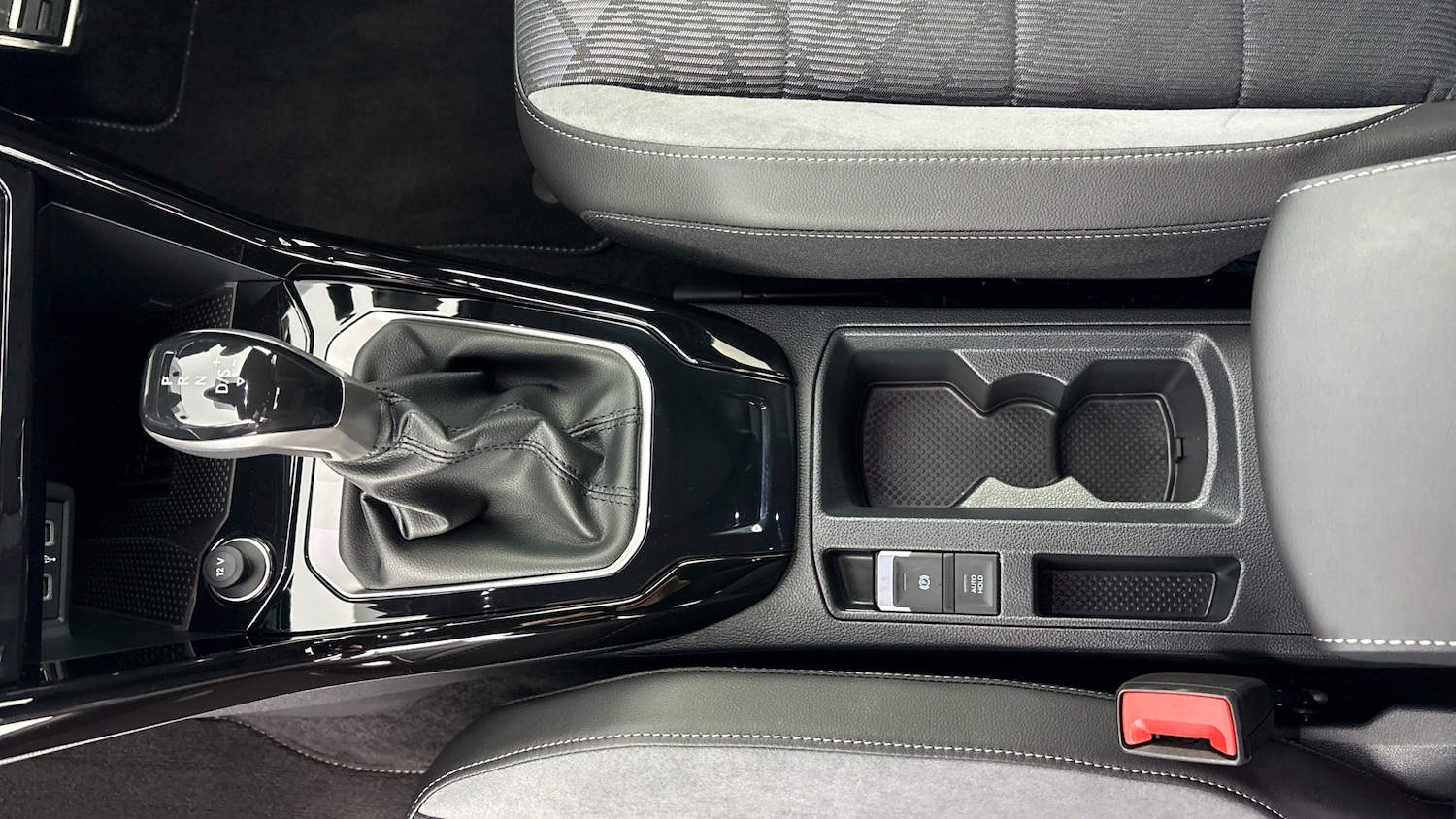 Used Volkswagen T-Roc 2025 for sale - 77639428: Photo 34