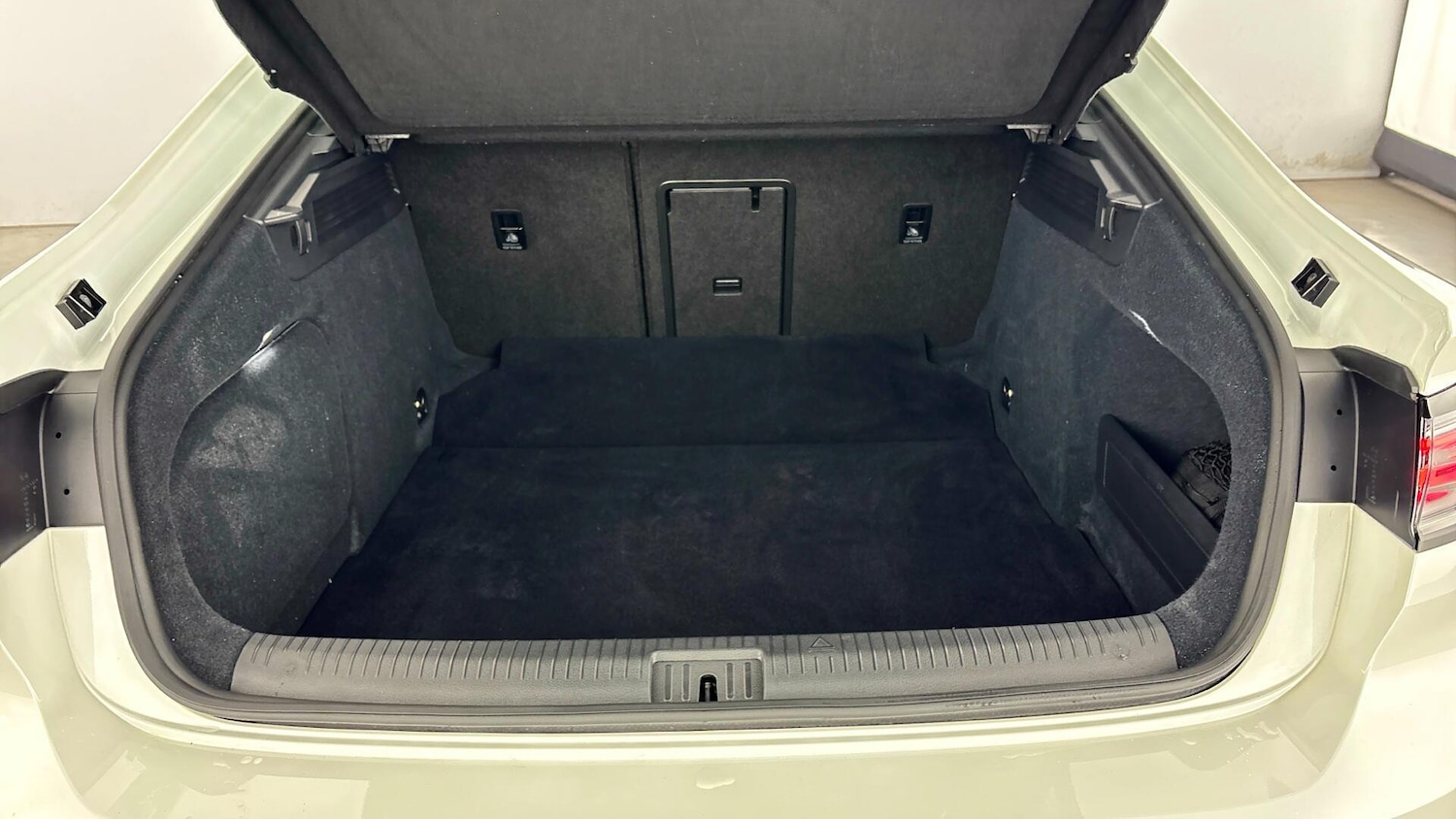 Used Volkswagen Arteon 2025 for sale - 77803938: Photo 35