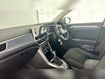 Used Volkswagen T-Roc 2024 for sale - 78656712: Photo