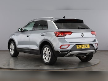 Used Volkswagen T-Roc 2024 for sale - 78656712: Photo