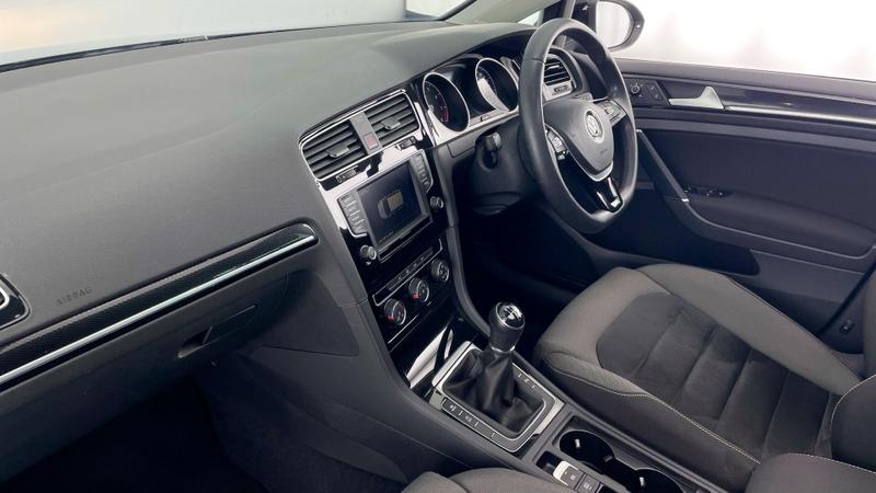 Used Volkswagen Golf 2016 for sale - 75881446: Photo 2