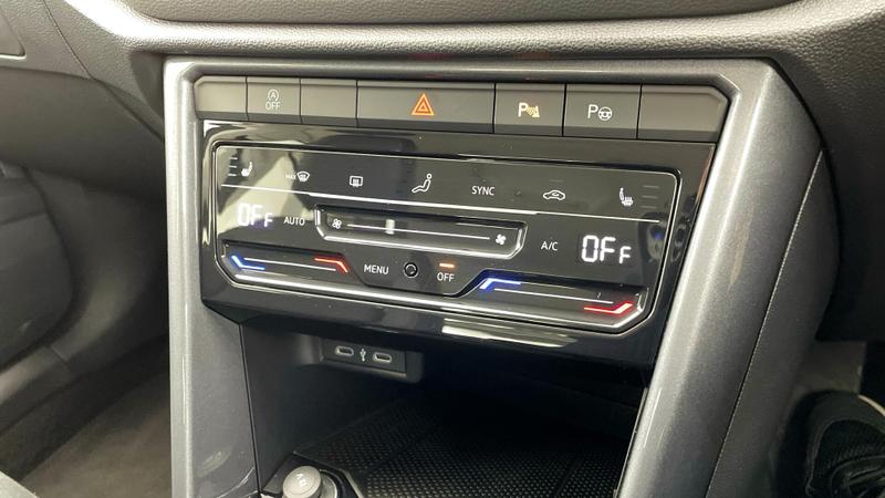 Used Volkswagen T-Roc 2023 for sale - 75985252: Photo 15