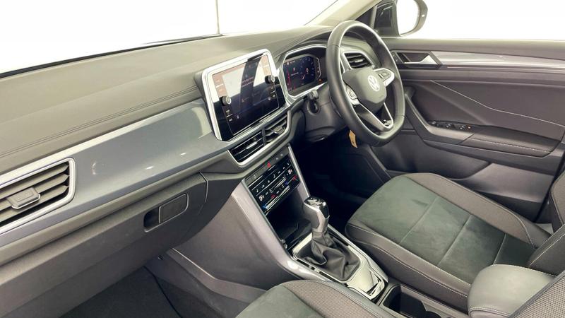 Used Volkswagen T-Roc 2023 for sale - 75985252: Photo 2