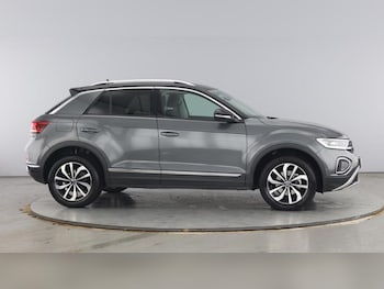 Used Volkswagen T-Roc 2023 for sale - 75985252: Photo 4