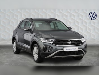 Used Volkswagen T-Roc 2023 for sale - 78028098: Photo