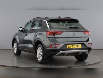 Used Volkswagen T-Roc 2023 for sale - 78028098: Photo