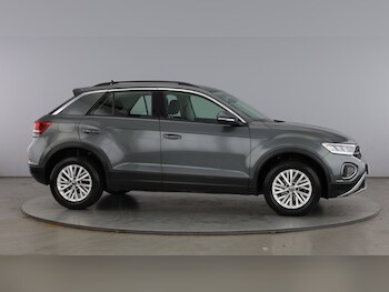 Used Volkswagen T-Roc 2023 for sale - 78028098: Photo