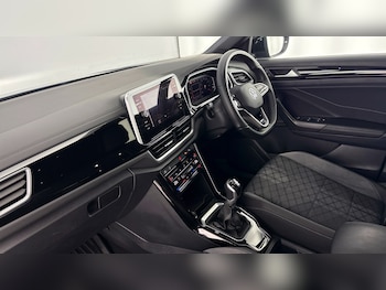 Used Volkswagen T-Roc 2022 for sale - 77708357: Photo