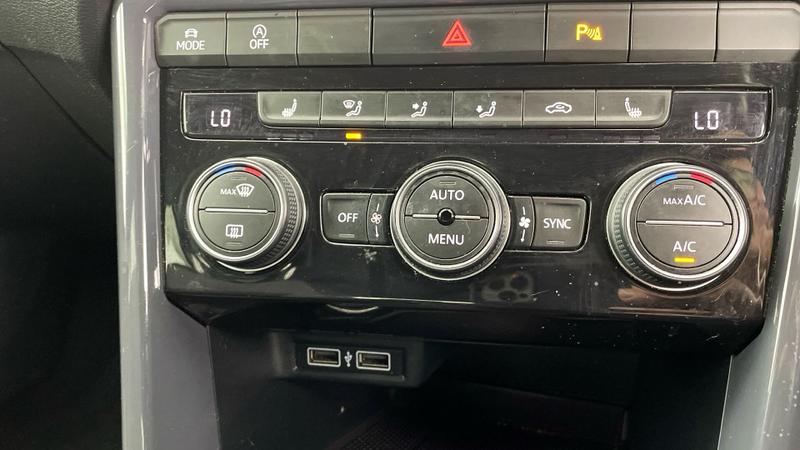 Used Volkswagen T-Roc 2018 for sale - 76026299: Photo 16