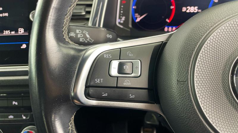Used Volkswagen T-Roc 2018 for sale - 76026299: Photo 24