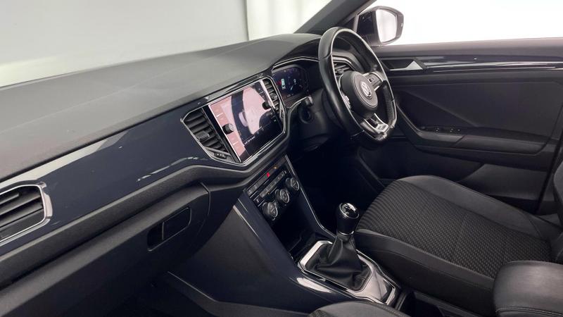 Used Volkswagen T-Roc 2018 for sale - 76026299: Photo 3