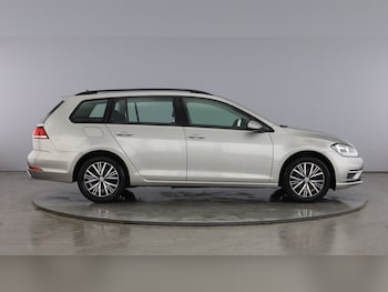 Used Volkswagen Golf 2019 for sale - 78584632: Photo