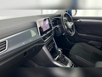 Used Volkswagen T-Roc 2022 for sale - 76568654: Photo