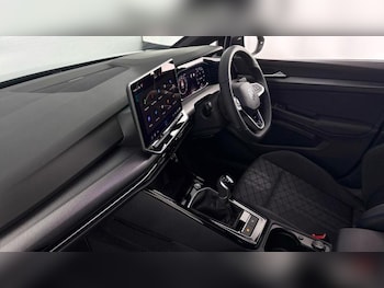 Used Volkswagen Golf 2025 for sale - 77363514: Photo