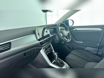 Used Volkswagen T-Roc 2023 for sale - 78724654: Photo