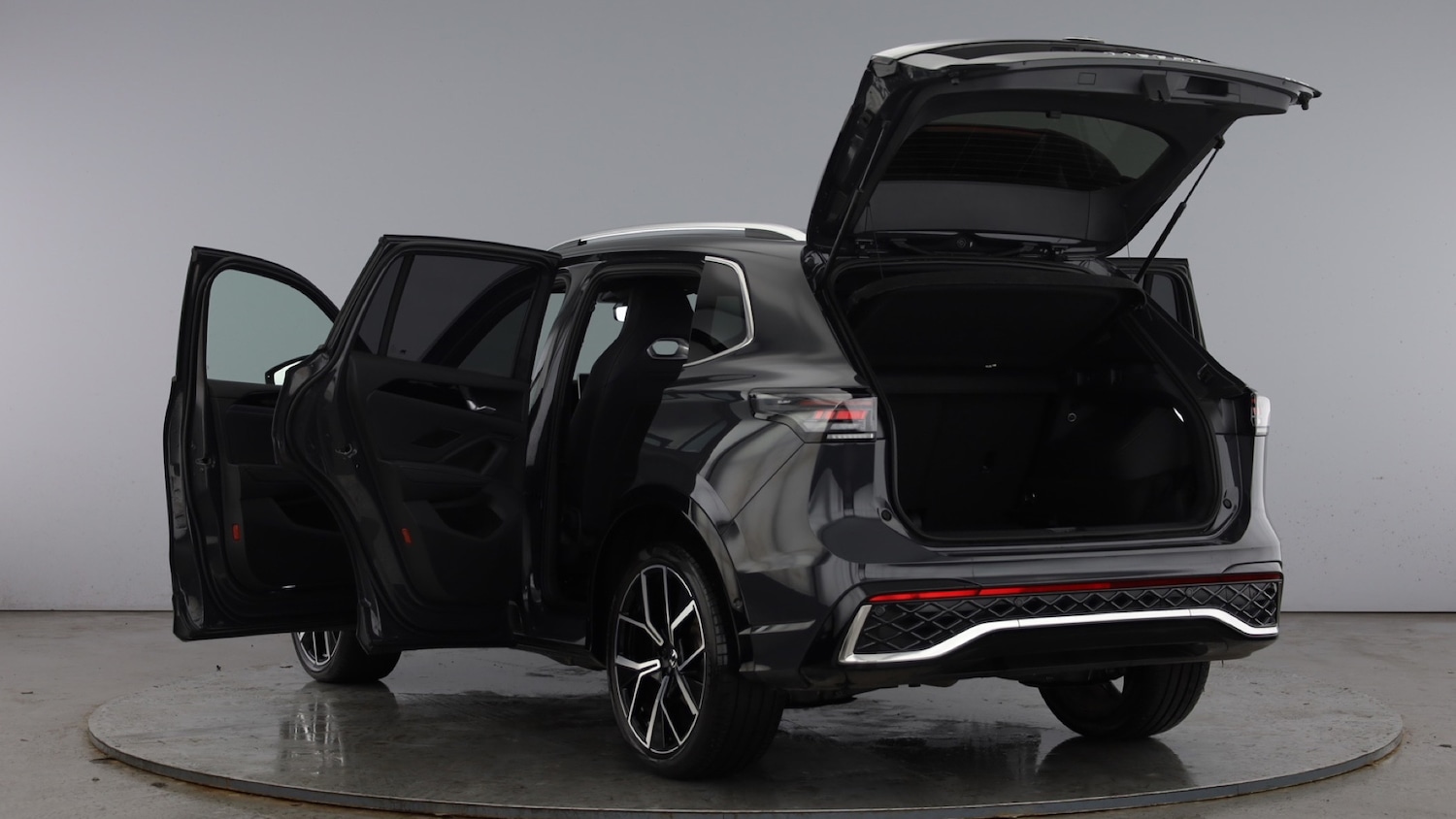 Used Volkswagen Tiguan 2025 for sale - 77602570: Photo 12