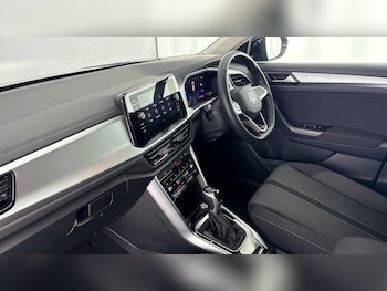 Used Volkswagen T-Roc 2025 for sale - 77931850: Photo