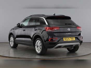 Used Volkswagen T-Roc 2025 for sale - 77931850: Photo