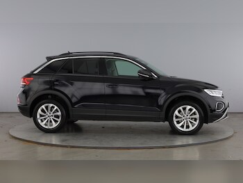 Used Volkswagen T-Roc 2025 for sale - 77931850: Photo