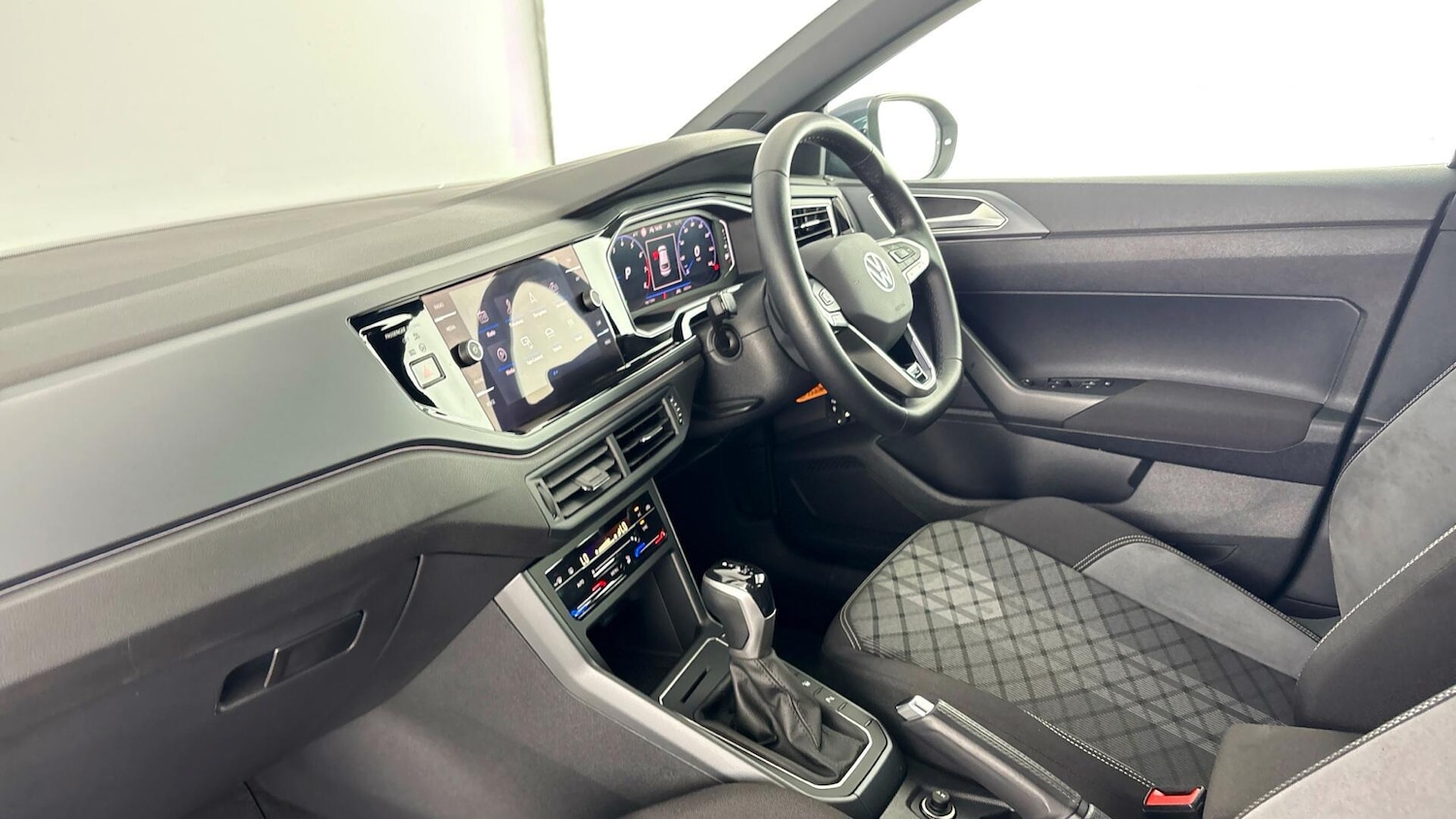 Used Volkswagen Taigo 2025 for sale - 77504783: Photo 2