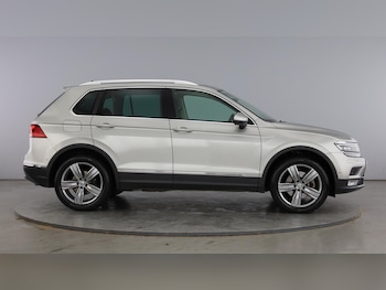 Used Volkswagen Tiguan 2017 for sale - 77602210: Photo