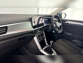Used Volkswagen T-Roc 2022 for sale - 79120651: Photo