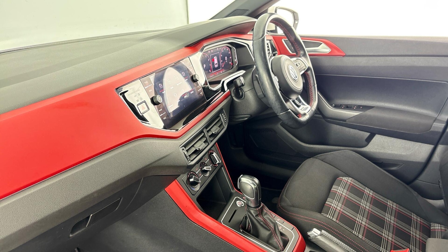 Used Volkswagen Polo 2019 for sale - 77766630: Photo 2