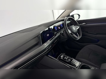 Used Volkswagen Golf 2022 for sale - 77775317: Photo