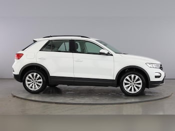 Used Volkswagen T-Roc 2019 for sale - 76209272: Photo