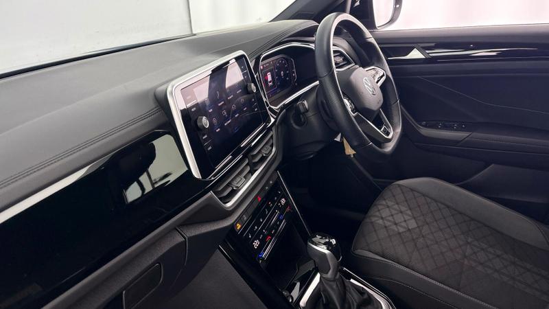 Used Volkswagen T-Roc 2022 for sale - 76858788: Photo 2