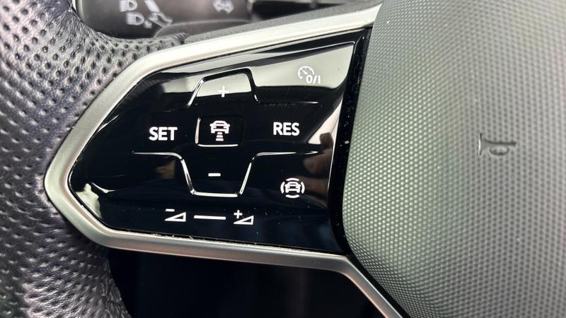 Used Volkswagen T-Roc 2022 for sale - 76858788: Photo 23