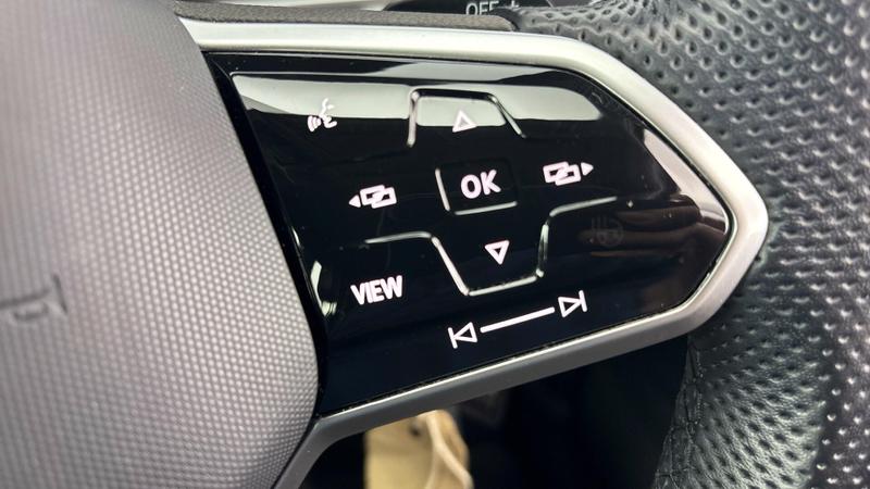 Used Volkswagen T-Roc 2022 for sale - 76858788: Photo 24