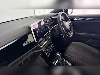 Used Volkswagen T-Roc 2022 for sale - 76858788: Photo