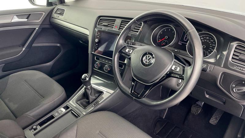 Used Volkswagen Golf 2018 for sale - 77152047: Photo 6