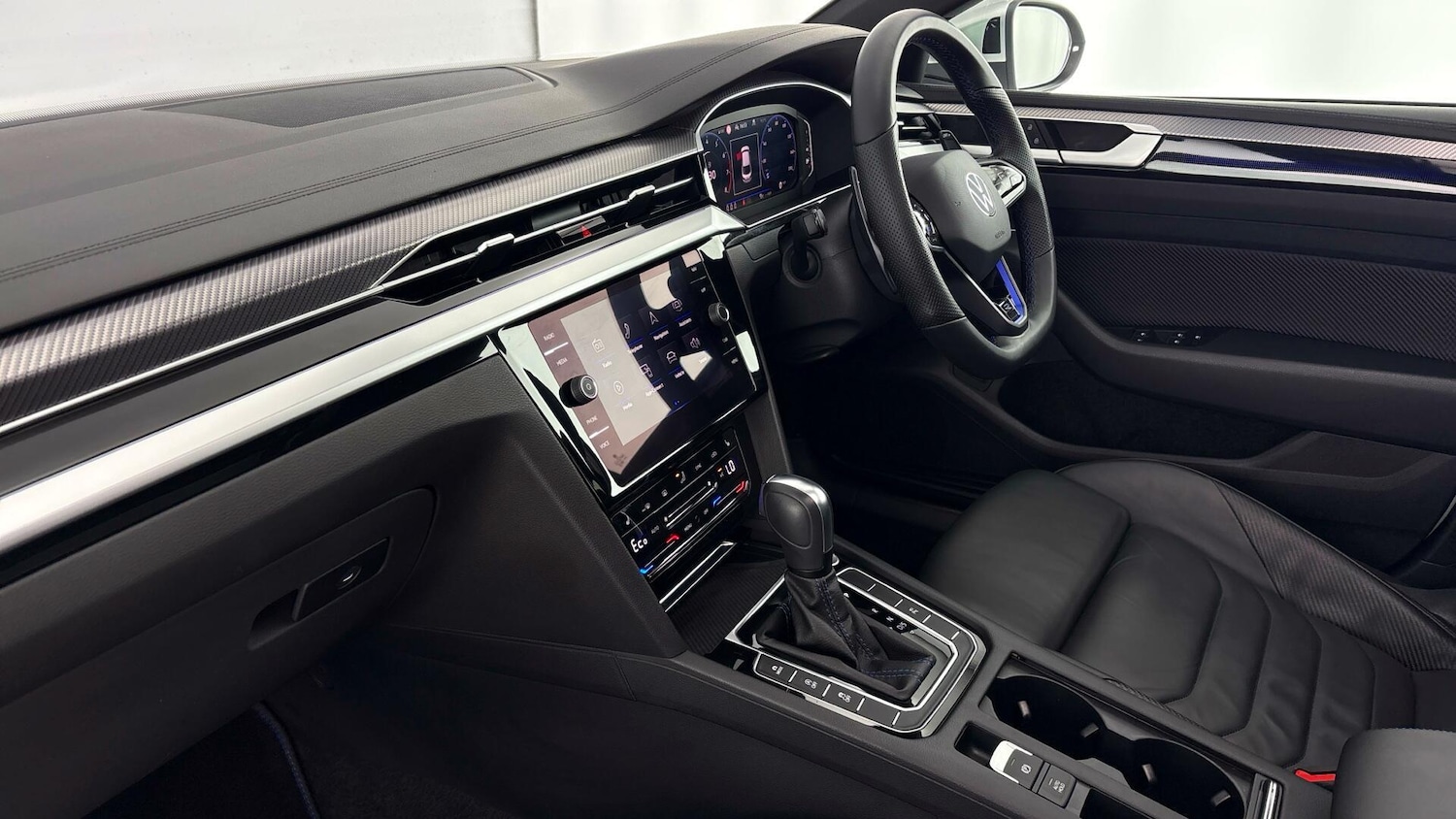 Used Volkswagen Arteon 2025 for sale - 77602219: Photo 2