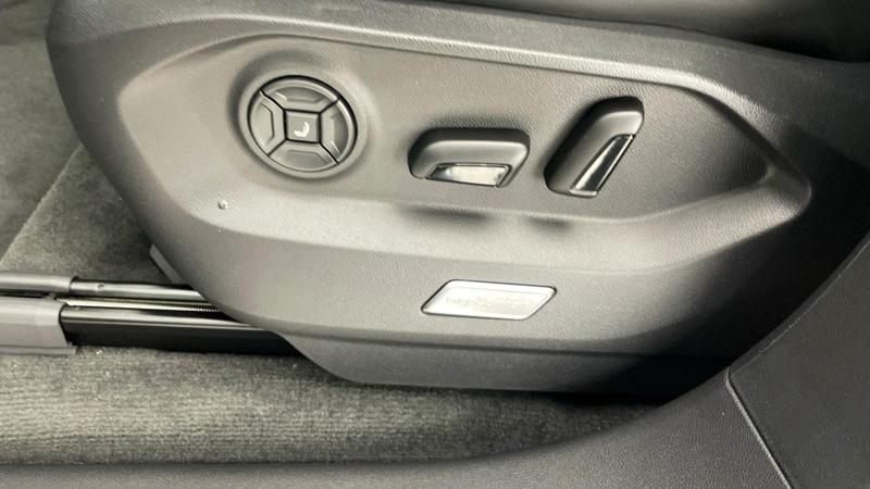 Used Volkswagen Touareg 2025 for sale - 76722898: Photo 46