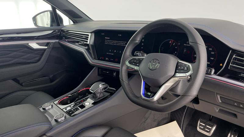 Used Volkswagen Touareg 2025 for sale - 76722898: Photo 6