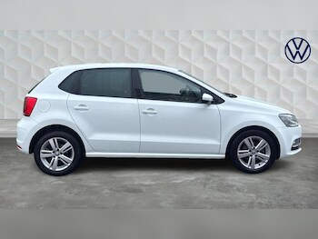 Used Volkswagen Polo 2017 for sale - 76508282: Photo