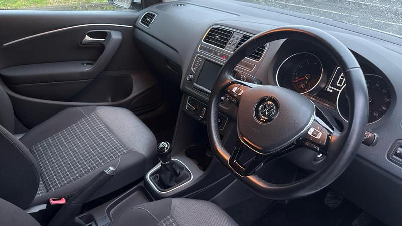 Used Volkswagen Polo 2017 for sale - 76508282: Photo 6