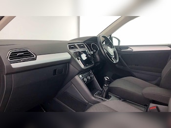 Used Volkswagen Tiguan 2018 for sale - 78565710: Photo