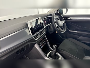 Used Volkswagen T-Roc 2025 for sale - 78558997: Photo