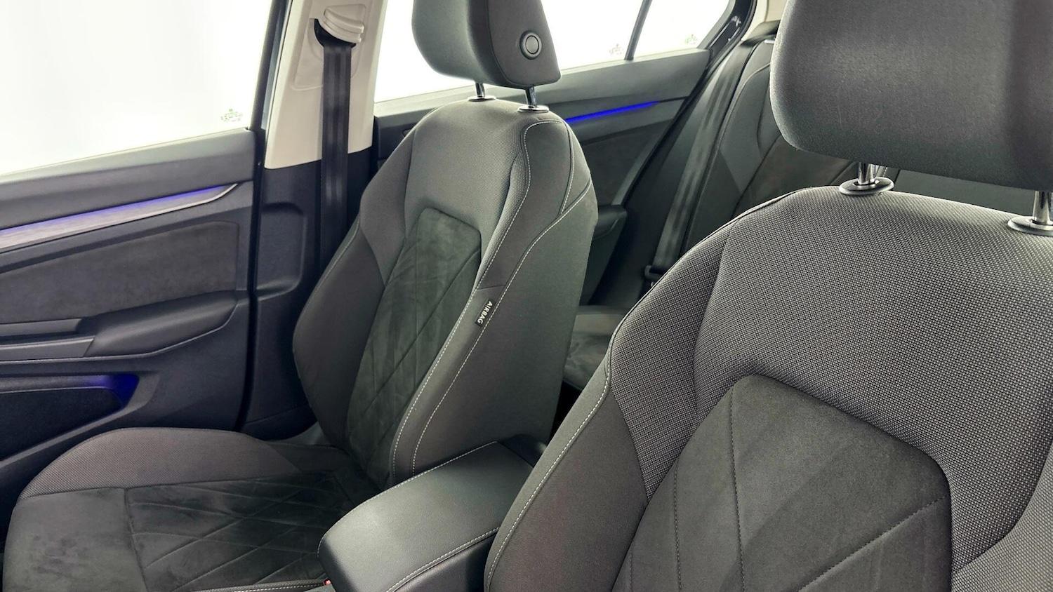 Used Volkswagen Golf 2022 for sale - 77851566: Photo 32