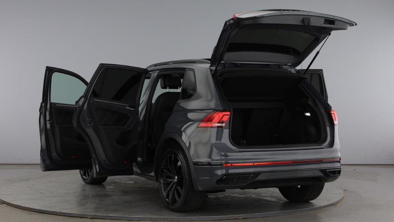 Used Volkswagen Tiguan 2024 for sale - 76394190: Photo 11