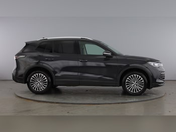 Used Volkswagen Tiguan 2024 for sale - 77775318: Photo