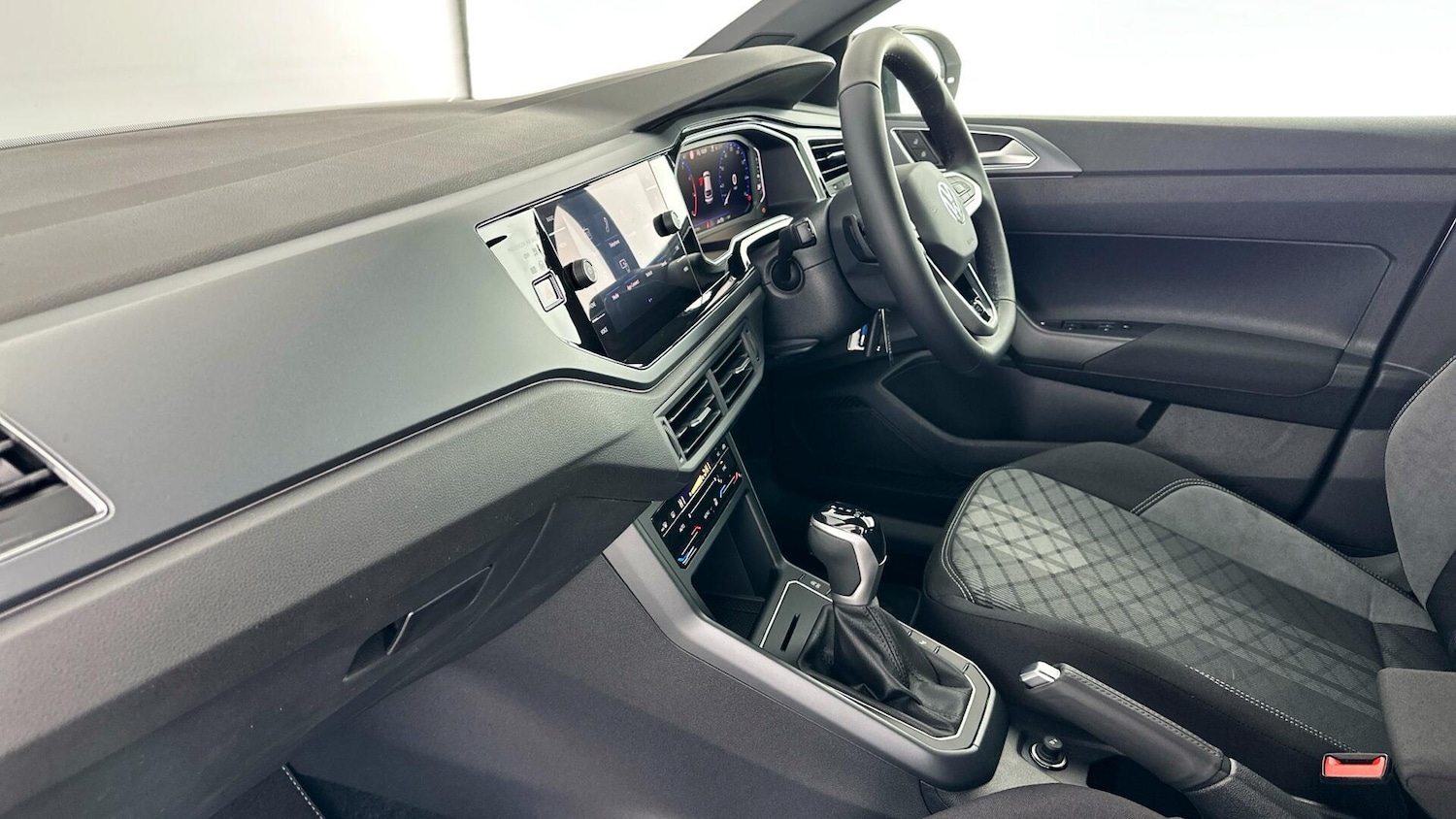 Used Volkswagen Taigo 2024 for sale - 77602151: Photo 2