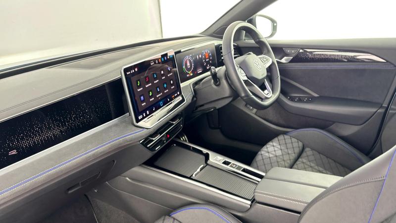 Used Volkswagen Passat 2025 for sale - 76385026: Photo 2