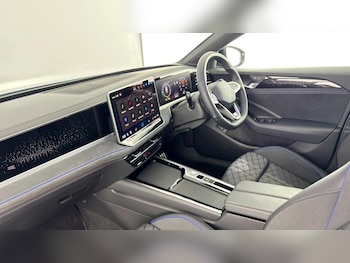 Used Volkswagen Passat 2025 for sale - 76385026: Photo