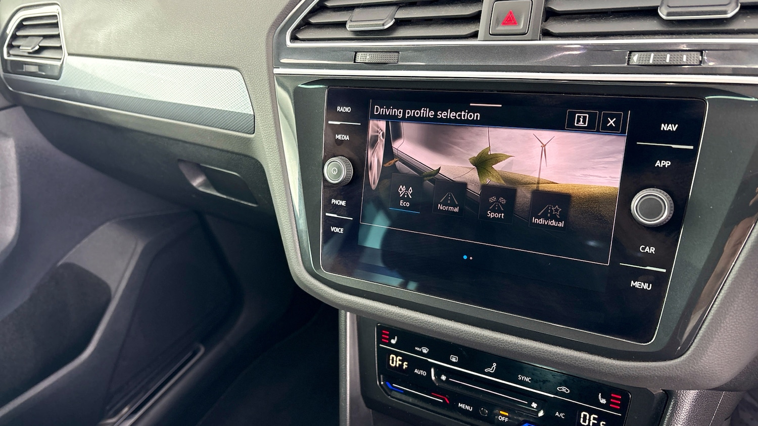 Used Volkswagen Tiguan 2022 for sale - 77903415: Photo 23